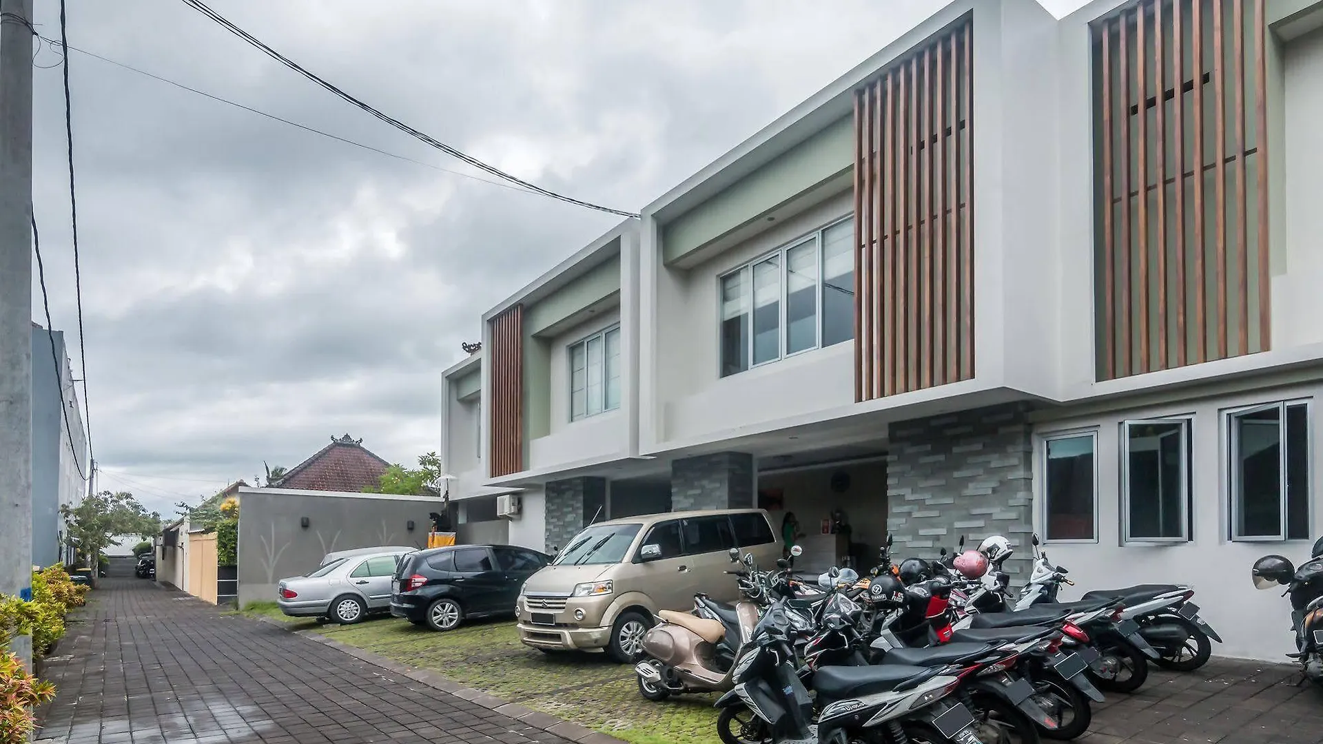 Zen Rooms Seminyak Mertanadi