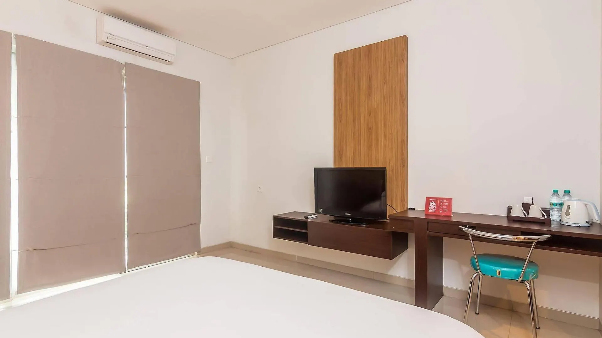 Zen Rooms Seminyak Mertanadi 3*,